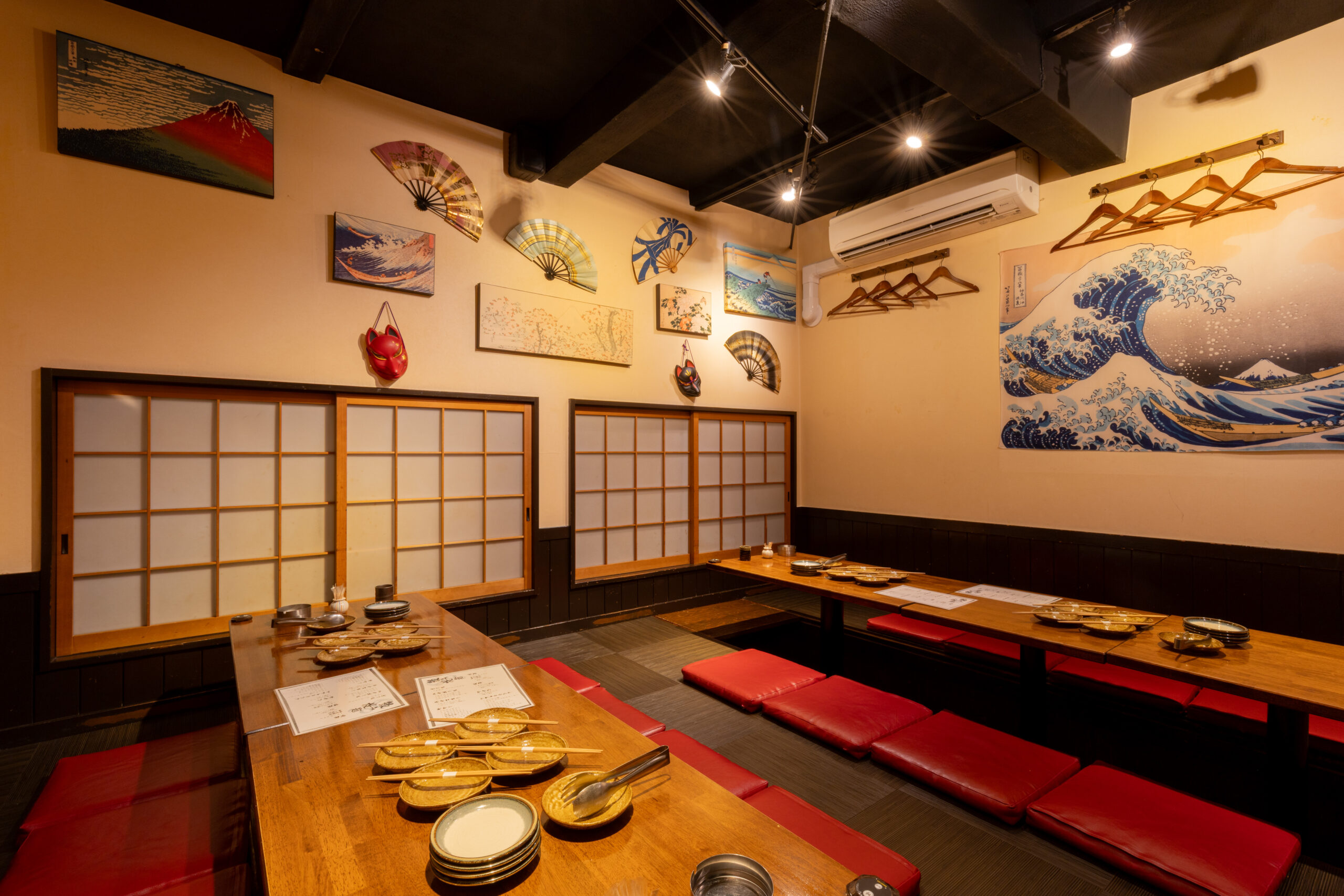 最大30名様までの宴会が可能な和やかで落ち着いた雰囲気のお座敷席