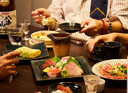 新御茶ノ水駅・小川町駅・神田駅周辺『ここのみ』の口コミレポート。厳選日本酒と和牛ローストビーフが人気の居酒屋