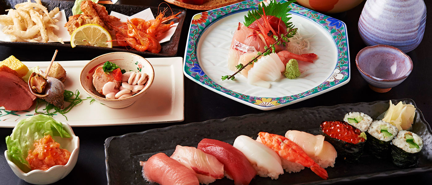 季節の恵みをふんだんに盛り込んだコース料理がおすすめ