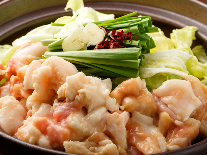 冬の時期限定のもつ鍋もおすすめ