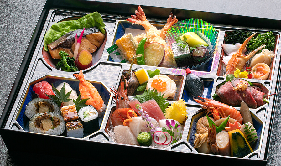 色鮮やかな盛り付けが食欲をそそる高級弁当