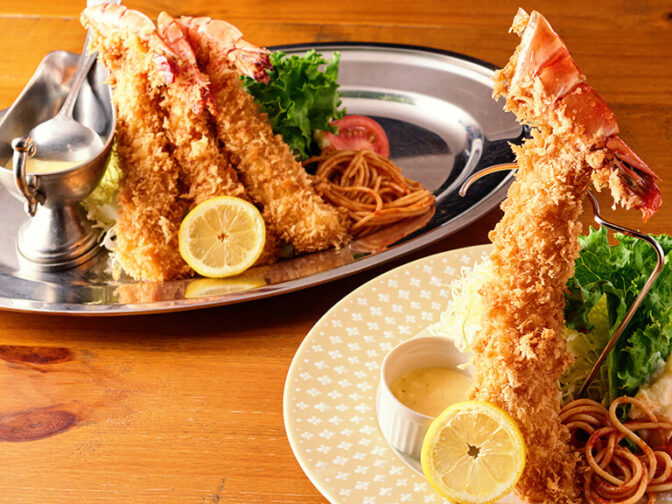 名物のエビフライ