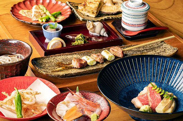 富山市・富山駅、新富町周辺『炭火焼居酒屋 醸家（じょうや）』の口コミレポート。100種以上の日本酒と旬の海鮮・炭火焼料理が人気