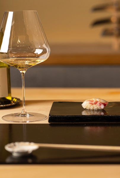 四ツ橋駅・心斎橋駅周辺『鮨 よつ葉』の口コミレポート。カウンターで味わう江戸前寿司のおまかせコースがおすすめ