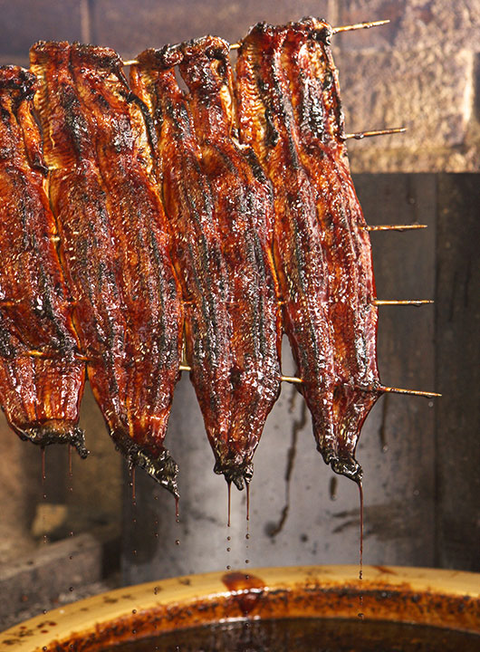 職人による焼きの様子