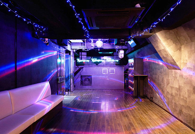 音楽とお酒を楽しむ空間