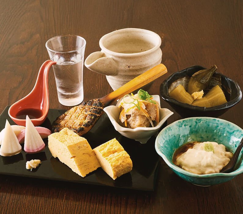 豊富なおつまみと日本酒を堪能