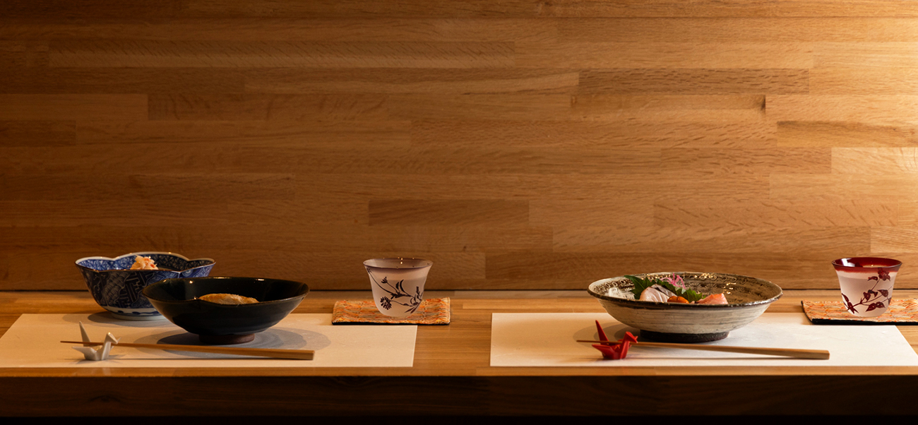 落ち着いた空間で旬の味覚を堪能できる店内