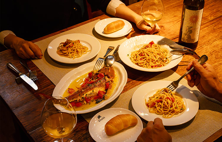 金沢・近江町市場、ひがし茶屋街周辺『EVANS（エバンス）』の口コミレポート。手打ちパスタやピザなどの本格イタリアン、ランチの会食・女子会・記念日ディナーにおすすめ