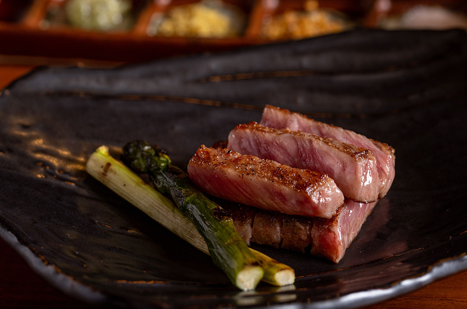 A5ランクブランド黒毛和牛と生け簀管理の活魚が織りなす、究極の美食体験