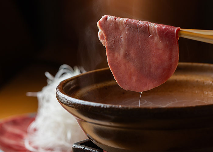 伝統の「牛たんしゃぶしゃぶ」もおすすめ