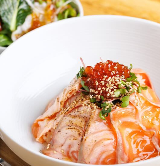 ランチでサーモンを満喫