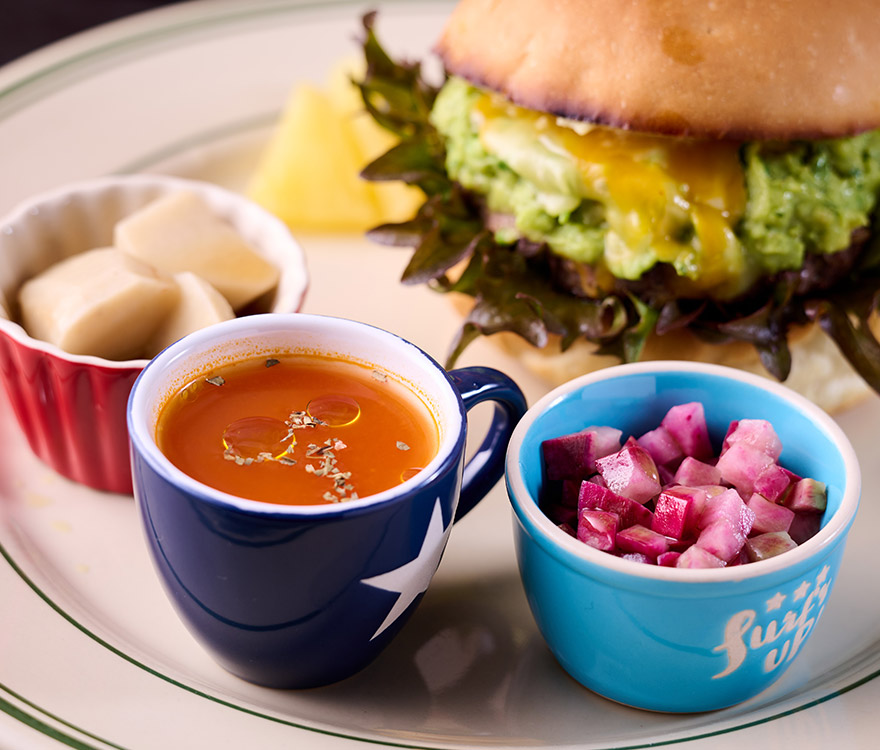 ビストロが作る特製ハンバーガー