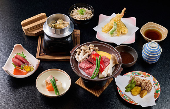 豊洲市場で直接買い付けるこだわりのマグロを使用した握り寿司や海鮮料理、本格和食がおすすめ