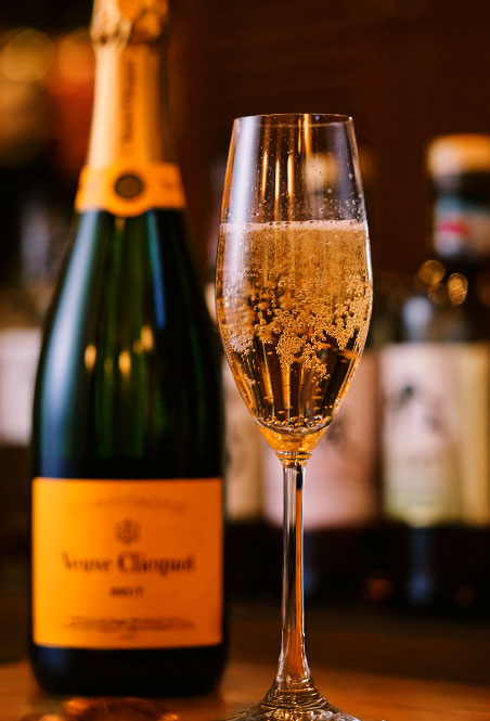 美味しいワインやビールも満喫できる充実した品揃え