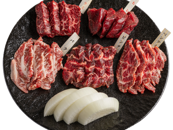 多彩な馬肉料理が揃う馬肉専門店