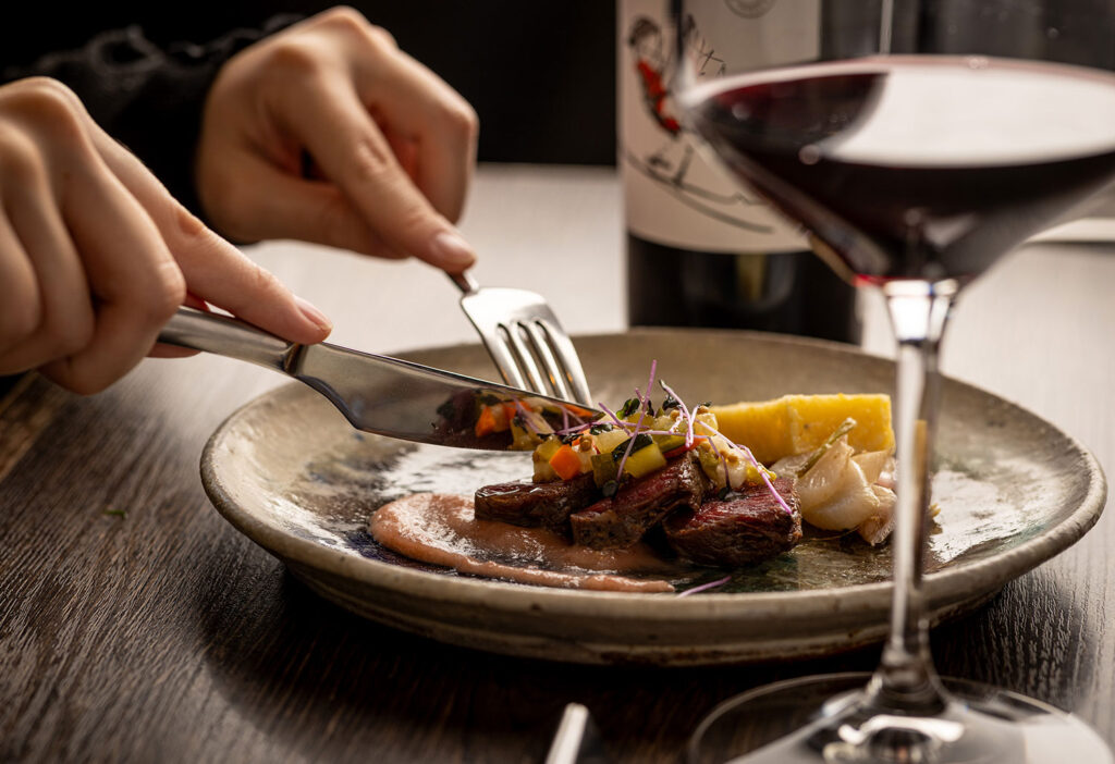 高槻市・高槻駅周辺『オステリア セーザモ』・『ワインバー アピス』の口コミレポート。無添加・オーガニック食材を用いた自然派イタリアンと厳選ワインのペアリングが人気