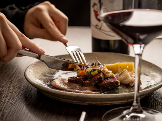 高槻市・高槻駅周辺『オステリア セーザモ』・『ワインバー アピス』の口コミレポート。無添加・オーガニック食材を用いた自然派イタリアンと厳選ワインのペアリングが人気