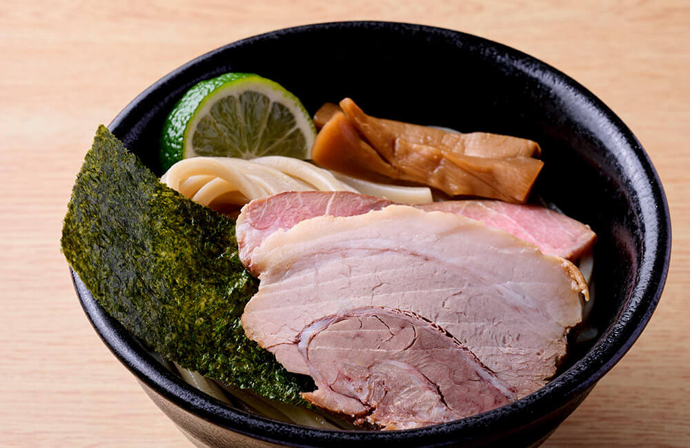 ご馳走感あふれる特製つけ麺