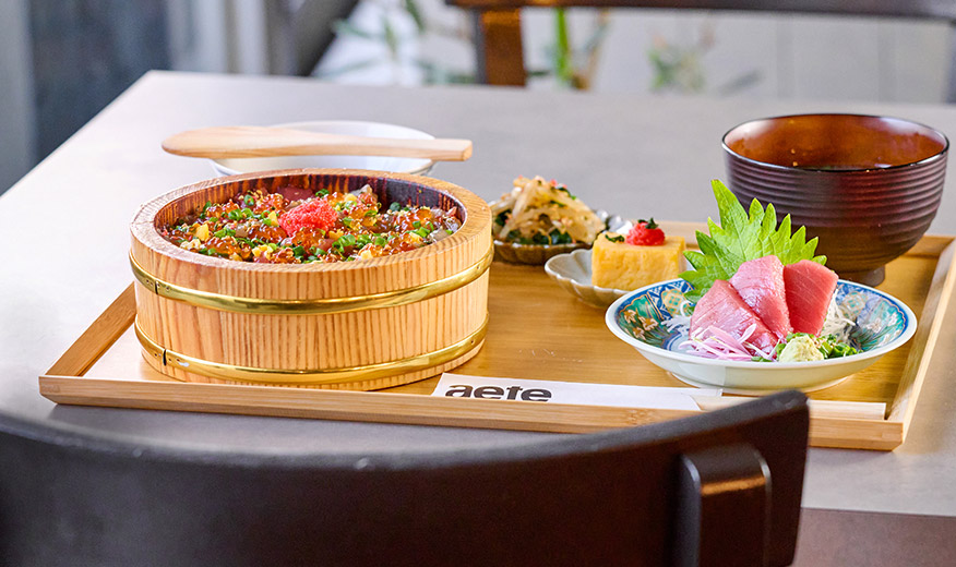 ボリューム感あるランチ定食も人気