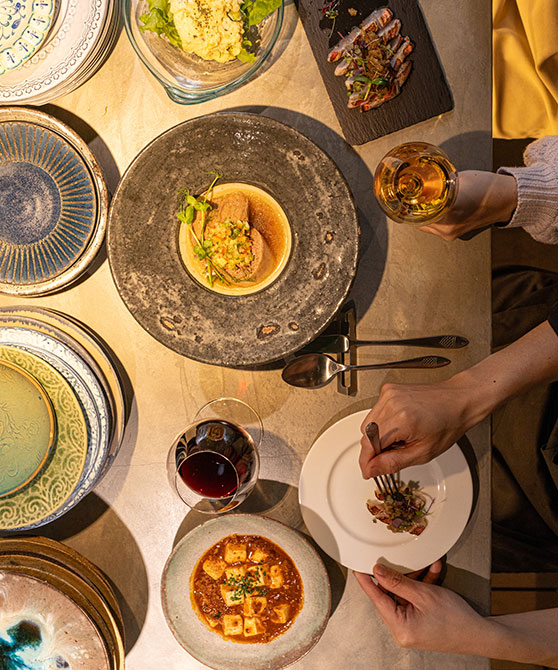 大切な記念日やデートにぴったりの落ち着いた店内