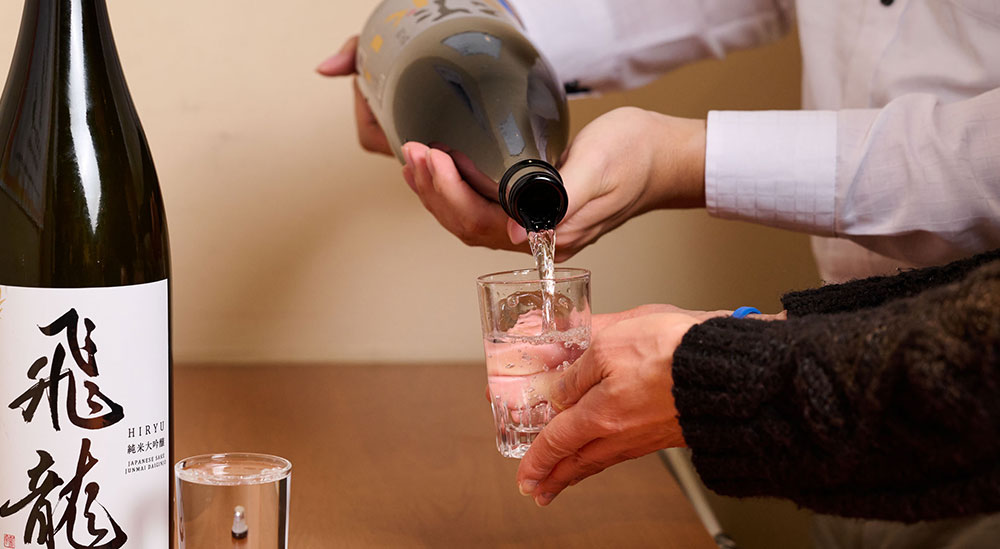 セルフで自由に楽しめる日本酒飲み放題