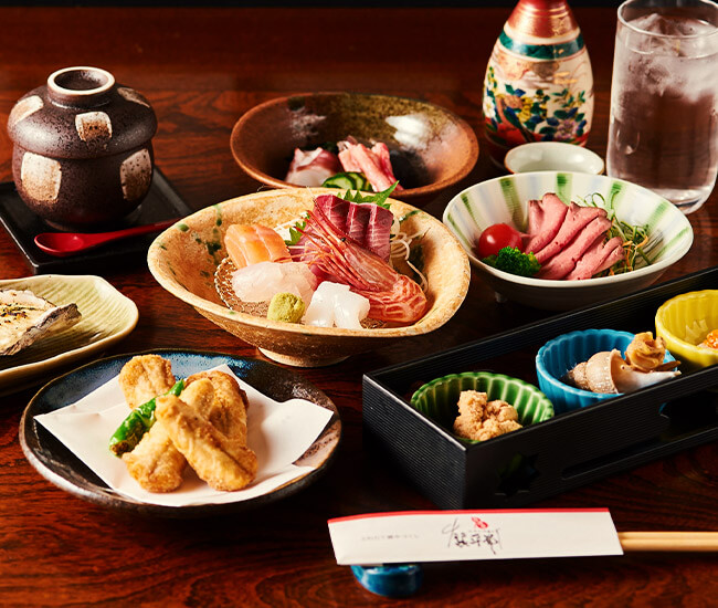 砺波市・砺波駅近くの居酒屋『へのへの茂平爺』の口コミレポート。鮮度抜群の海鮮料理と富山の地酒がおすすめ、60名様まで利用可能なお座敷個室完備