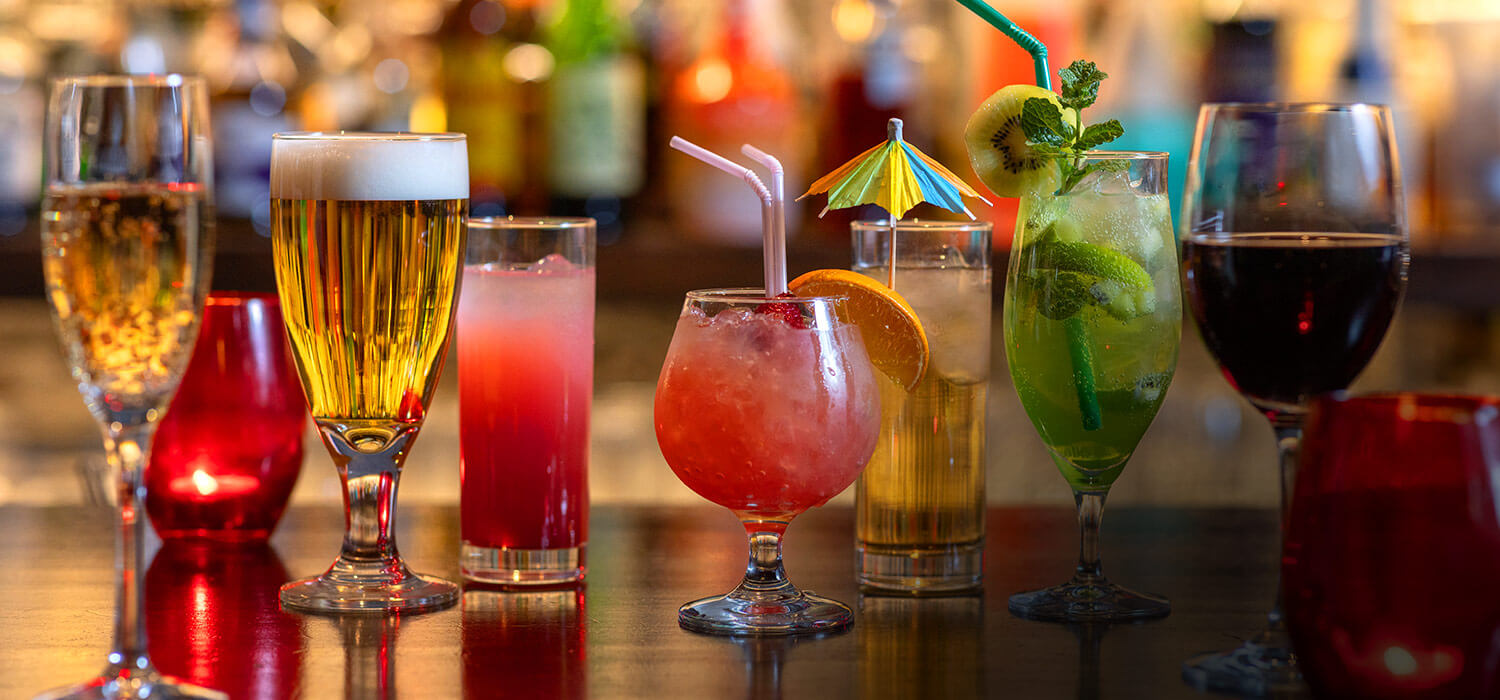 華やかに彩る多彩なドリンク
