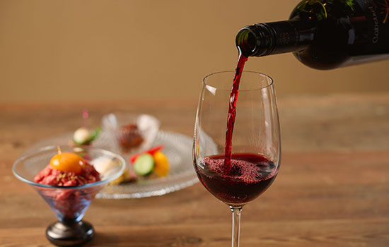 焼肉とワインを合わせる大人の粋な楽しみ方を提案