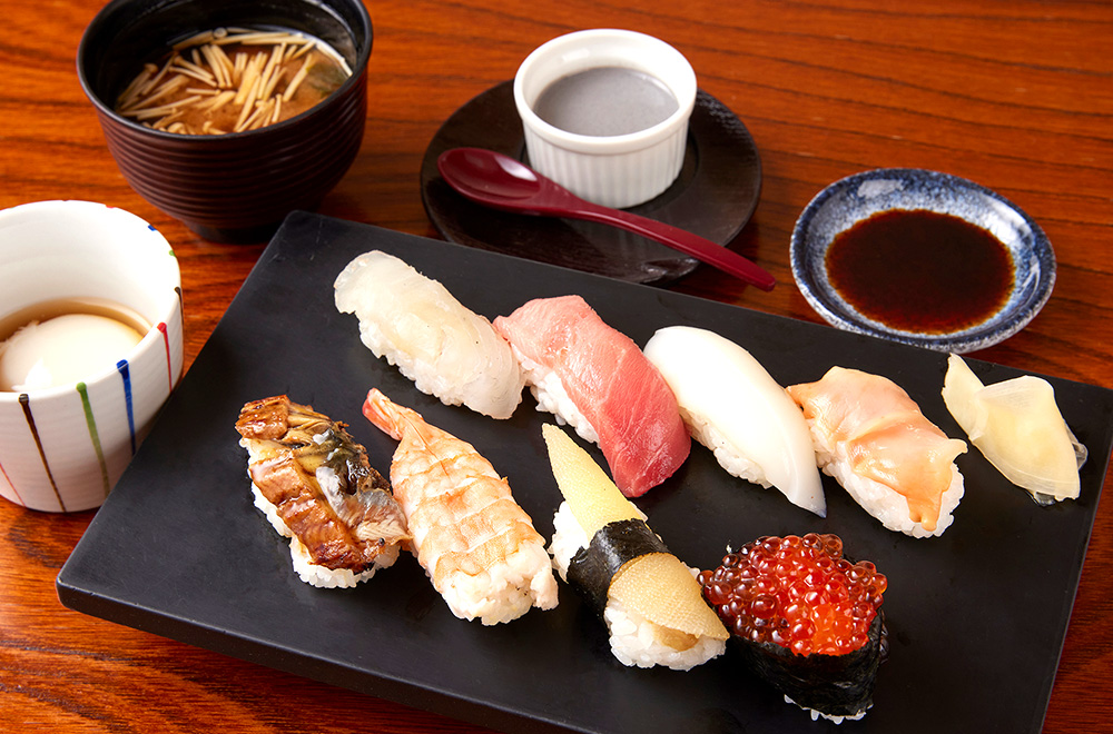 宝石のようなにぎり盛り合わせのランチセット