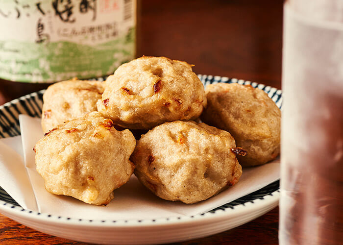 外はサクッ、中はふわふわ、野菜の甘みが引き立つ自家製すり身揚げ