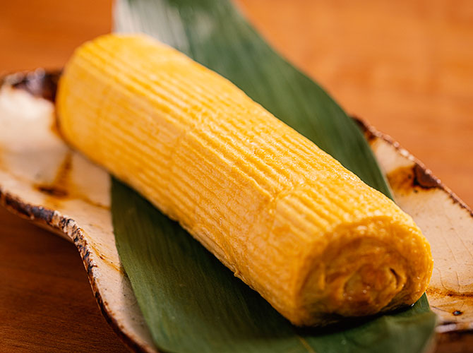 ふっくらと焼き上げられた、お土産にも人気のだし巻き卵