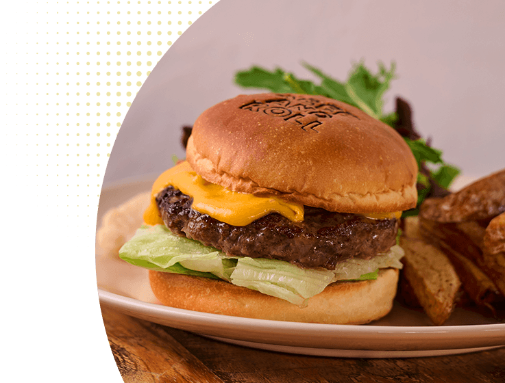 つなぎを使わないブラックアンガス牛100％パティを使用した本格ハンバーガーも根強い人気