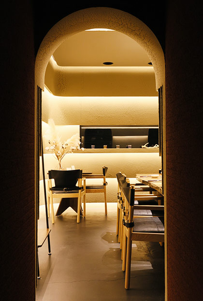 6席のみのプライベート感あふれる店内