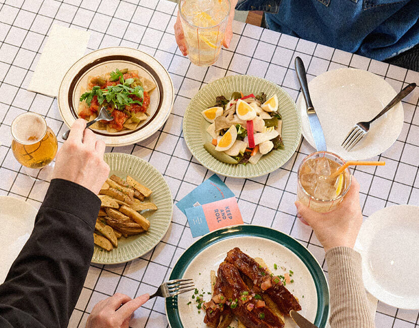 貸切パーティーにも対応、飲み放題付きのコース料理も用意