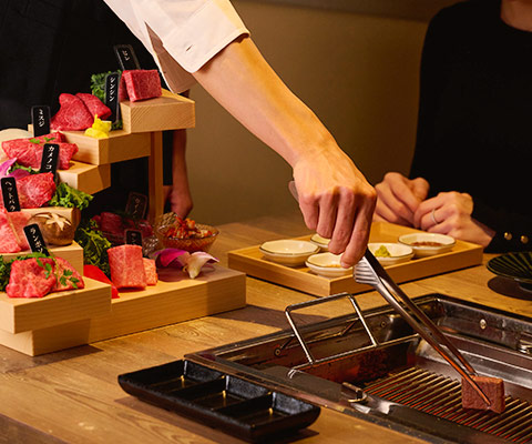 スタッフが代わりに焼き上げるサービスでベストな美味しさを満喫