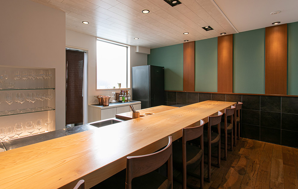 町家の風情を残しながらも、明るくカジュアルな雰囲気でゲストを迎える