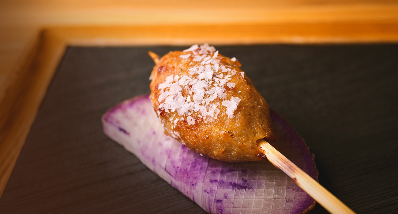 「高坂鶏」を熟成の技で旨味の極限へ導いた逸品を堪能