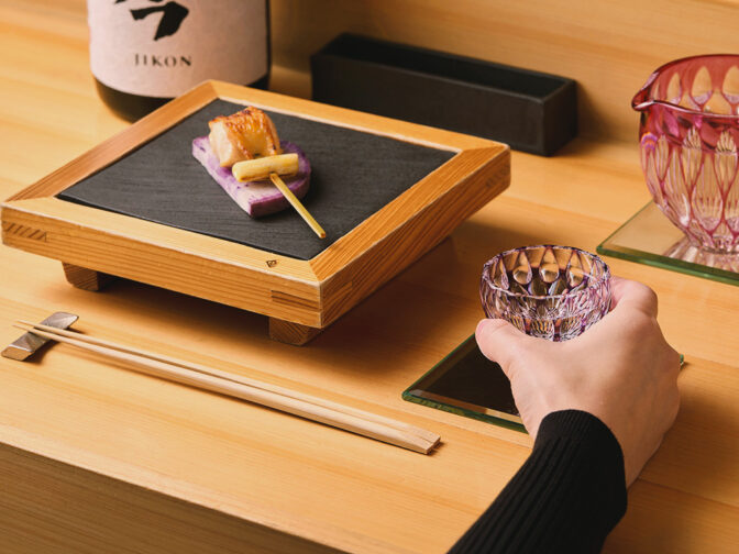 銘柄鶏の焼き鳥と和食を織り交ぜたコース料理が人気の焼き鳥屋