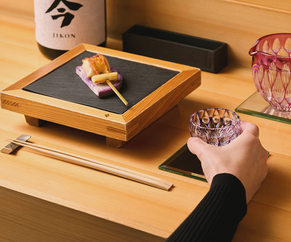 京都市・京都市役所前駅、烏丸御池駅周辺『焼鳥 京都橘』の口コミレポート。熟成させた「高坂鶏」を和食の技で極めたコース料理が人気の高級焼き鳥店