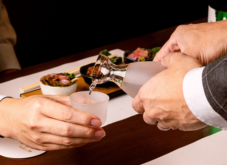 北新地のビル2階に佇む、大人のための上質な隠れ家