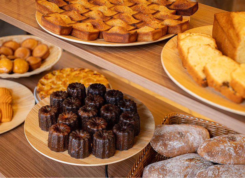 スイーツと自家焙煎コーヒーをテイクアウトして優雅なカフェタイムを満喫