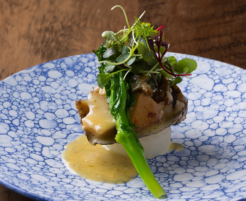 糸島の有機野菜や旬の活魚を贅沢に使用したフレンチ