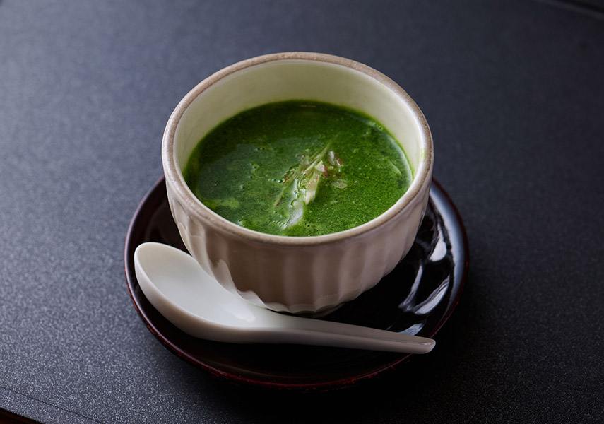 店主自ら畑で土に触れ、野菜本来の力を最大限に引き出す独創的な和食コース