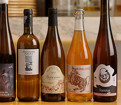 クラシックな銘柄からナチュールワインまで常時300~400種類にも及ぶワインリスト