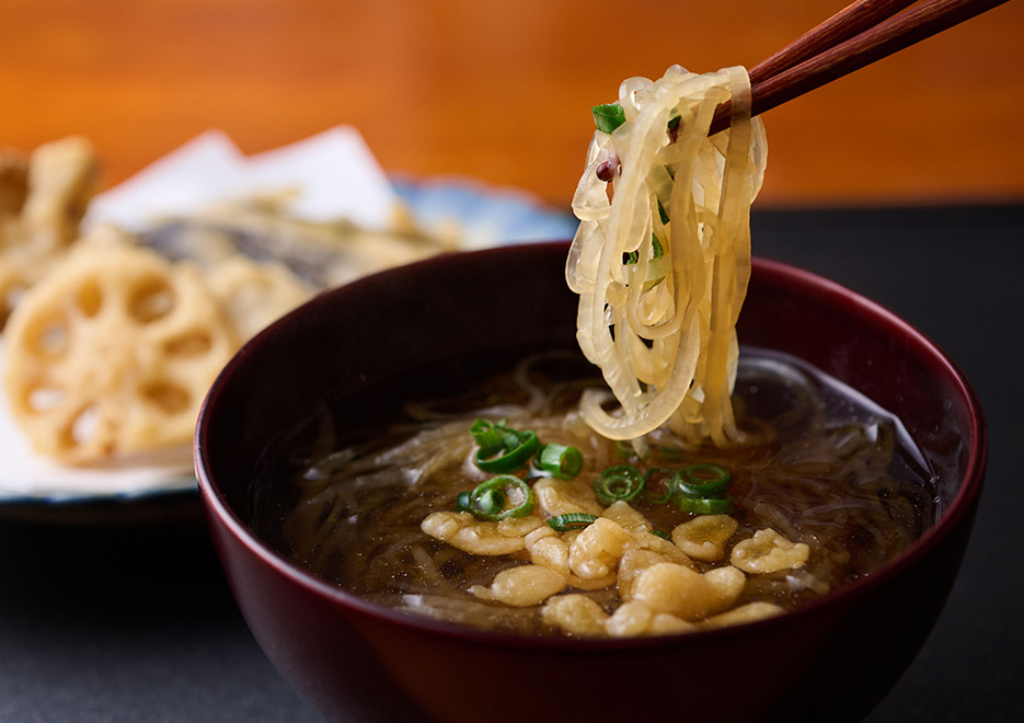 野菜を麺に見立てるなど遊び心溢れる料理も登場