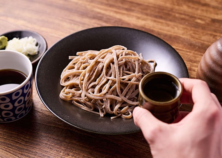 名物の粗挽き田舎そば