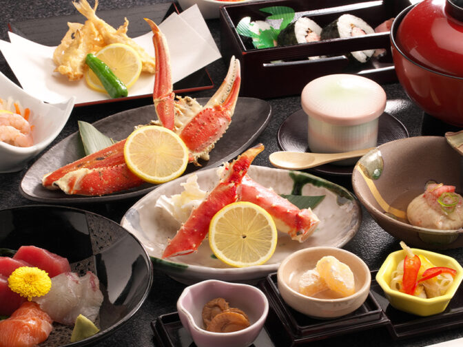 北海道産の蟹と三河一色産の鰻、二大看板メニューが並ぶ会席料理は、お祝いや法事、接待におすすめ