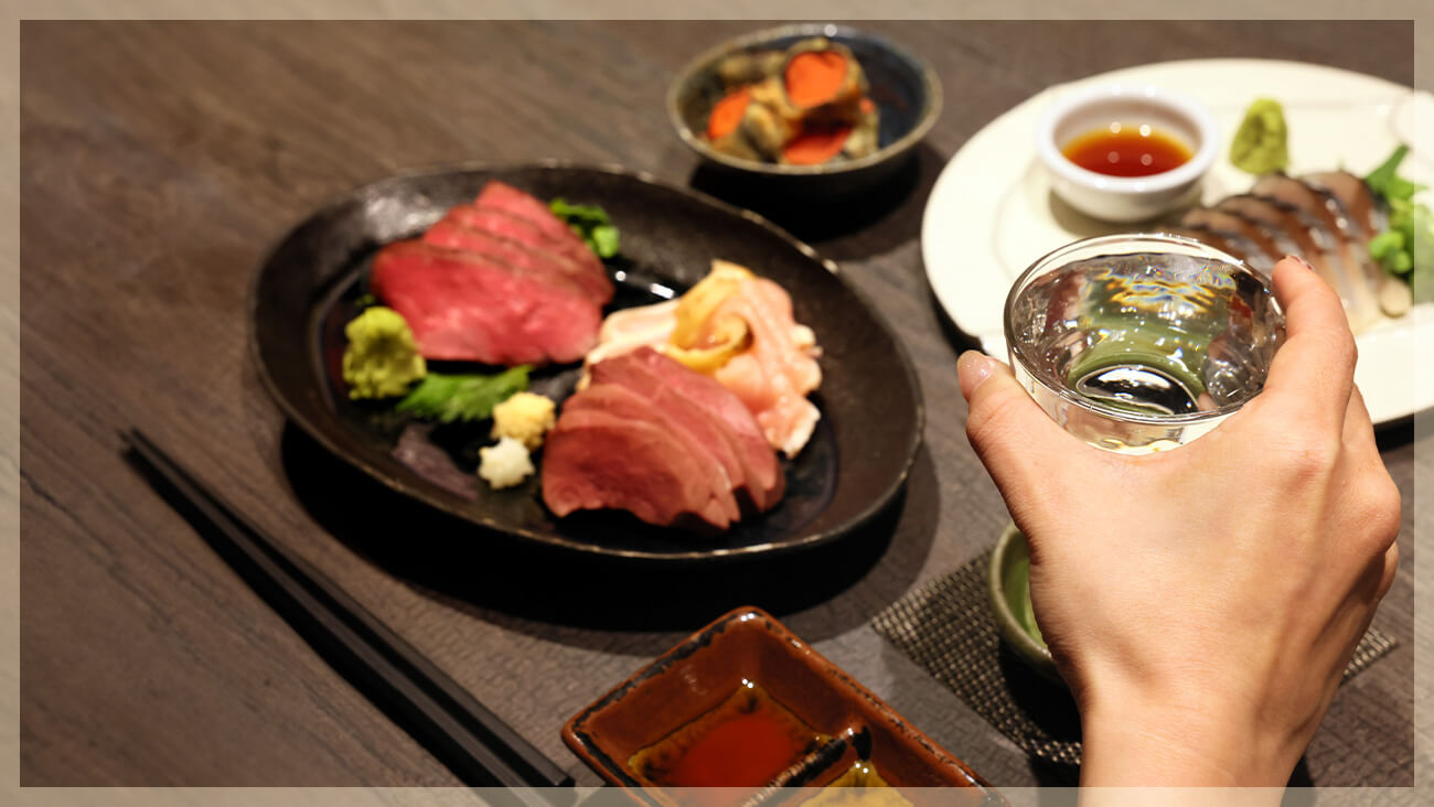 肉刺しと日本酒のペアリングがおすすめ
