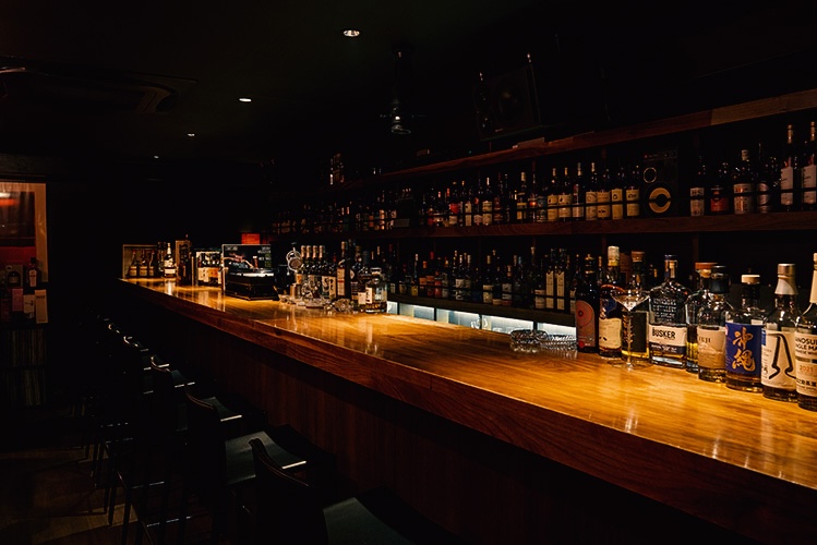 音楽とお酒が一体となった心地よい空間を提供するBAR THE ROTHKO